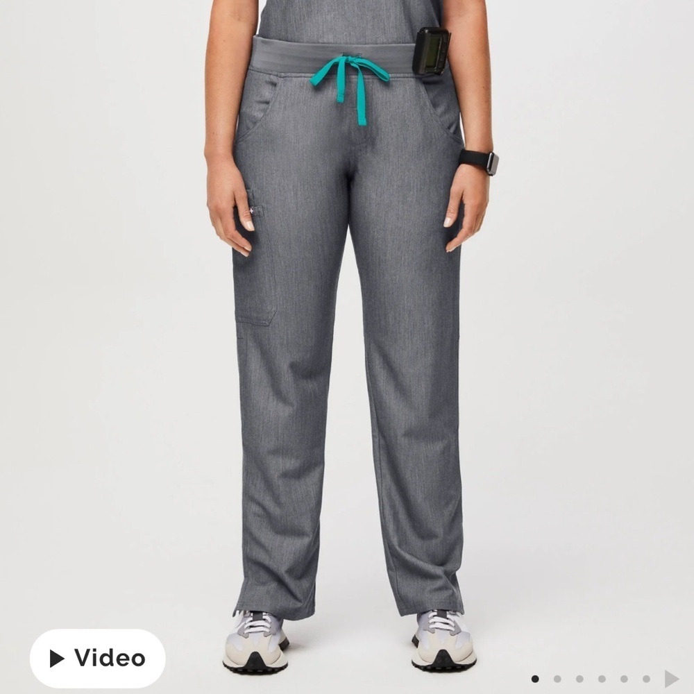 NWT Figs Kade Cargo Scrub Pants
